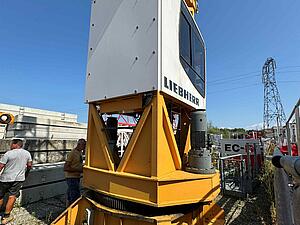 Liebherr Grúa con rotación arriba 200 EC-H 10 Litr.