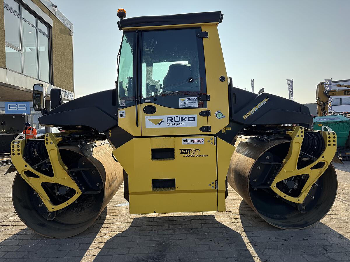 Tandemwalze Bomag BW 174 APO-4v