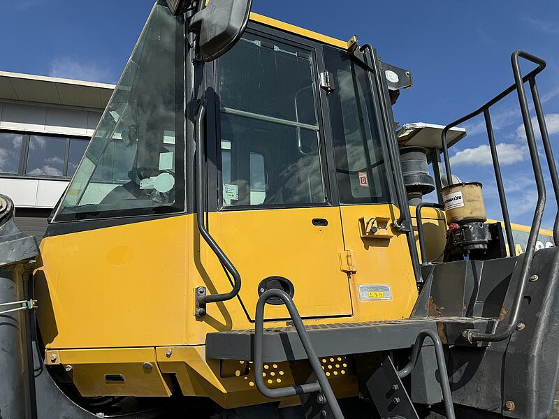 Radlader Komatsu WA 480-6